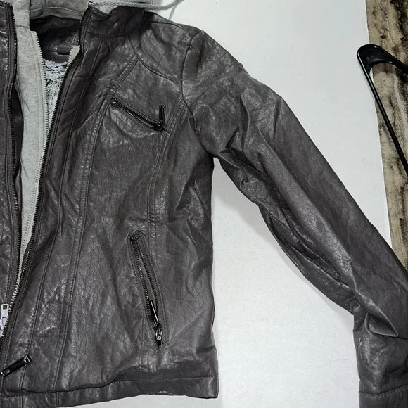 J2 by Jou Jou Faux Leather Women's Size Large Cropped Jacket - Picture 3 of 8